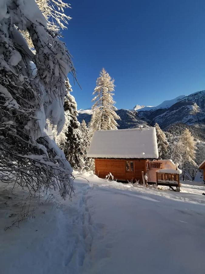 Villa Les Cabanes Du Domaine De L Esperluette Le Lauzet-Ubaye Exterior foto